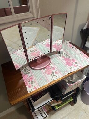 Adjustable Rose Gold Tri-Fold Vanity Mirror with LED Lights New